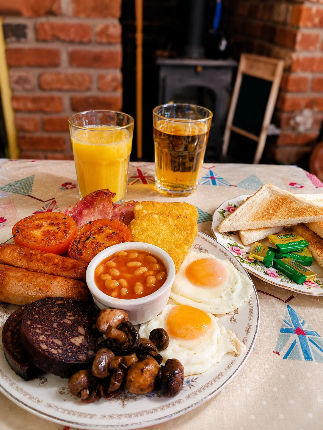 A full breakfast served at Fifteas