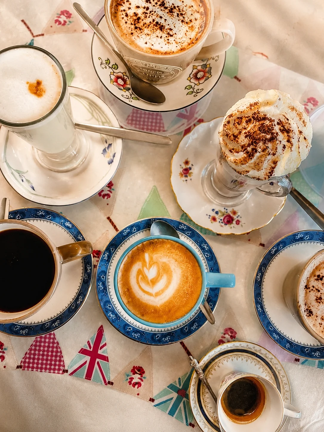 Coffee and hot drinks in colourful cups at Fifteas